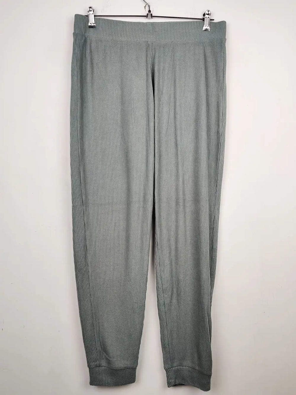 Buy online pre-used pre-loved 100% authentic & Original branded Primark (TT-1388) available in Pakistan. Top international brands avilable.