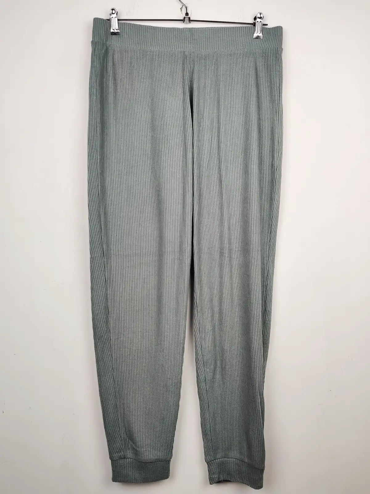 Buy online pre-used pre-loved 100% authentic & Original branded Primark (TT-1388) available in Pakistan. Top international brands avilable.