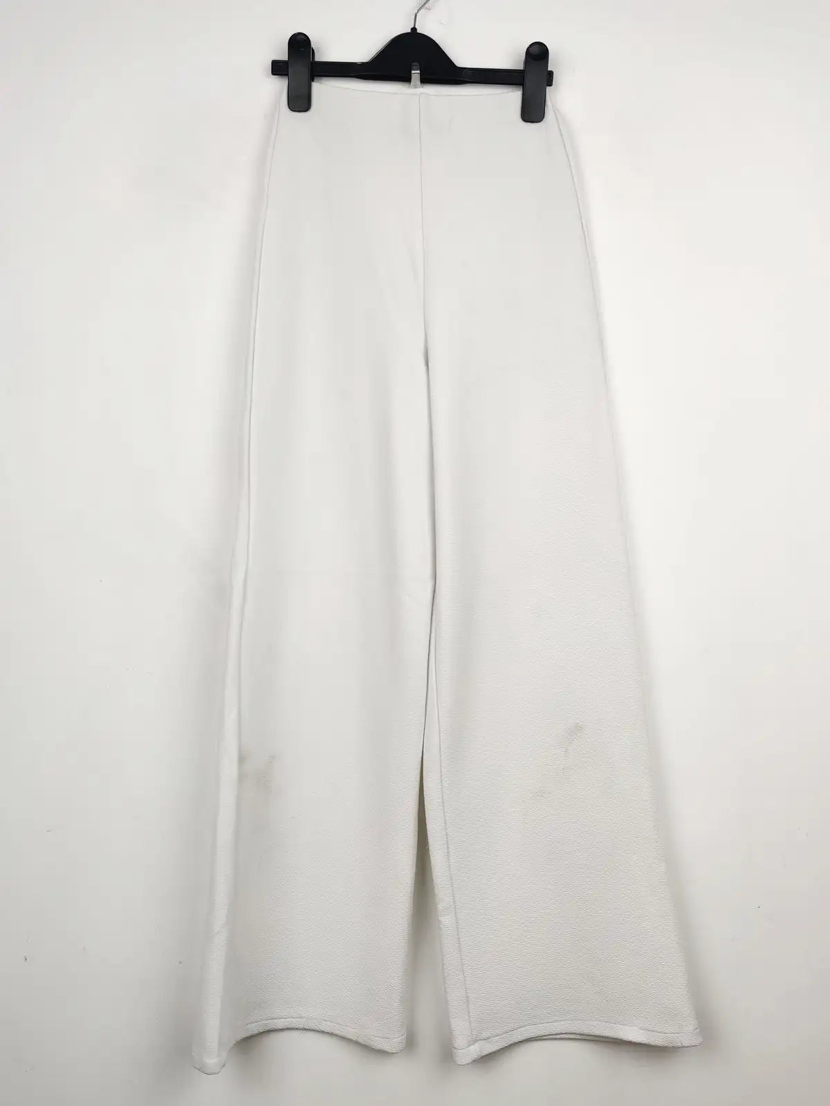 Buy online pre-used pre-loved 100% authentic & Original branded Prettylittlething (TT-1389) available in Pakistan. Top international brands avilable.