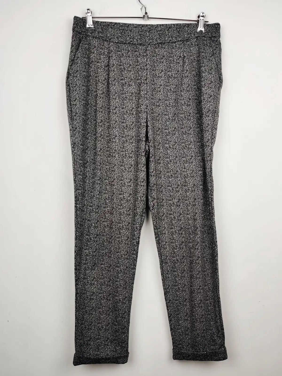 Buy online pre-used pre-loved 100% authentic & Original branded F&F (TT-1397) available in Pakistan. Top international brands avilable.