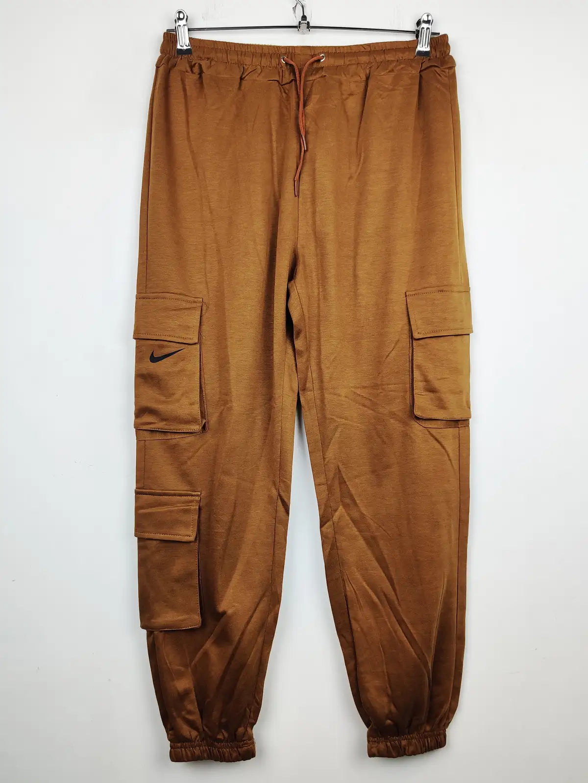 Buy online pre-used pre-loved 100% authentic & Original branded Unknown Brand (TT-1404) available in Pakistan. Top international brands avilable.