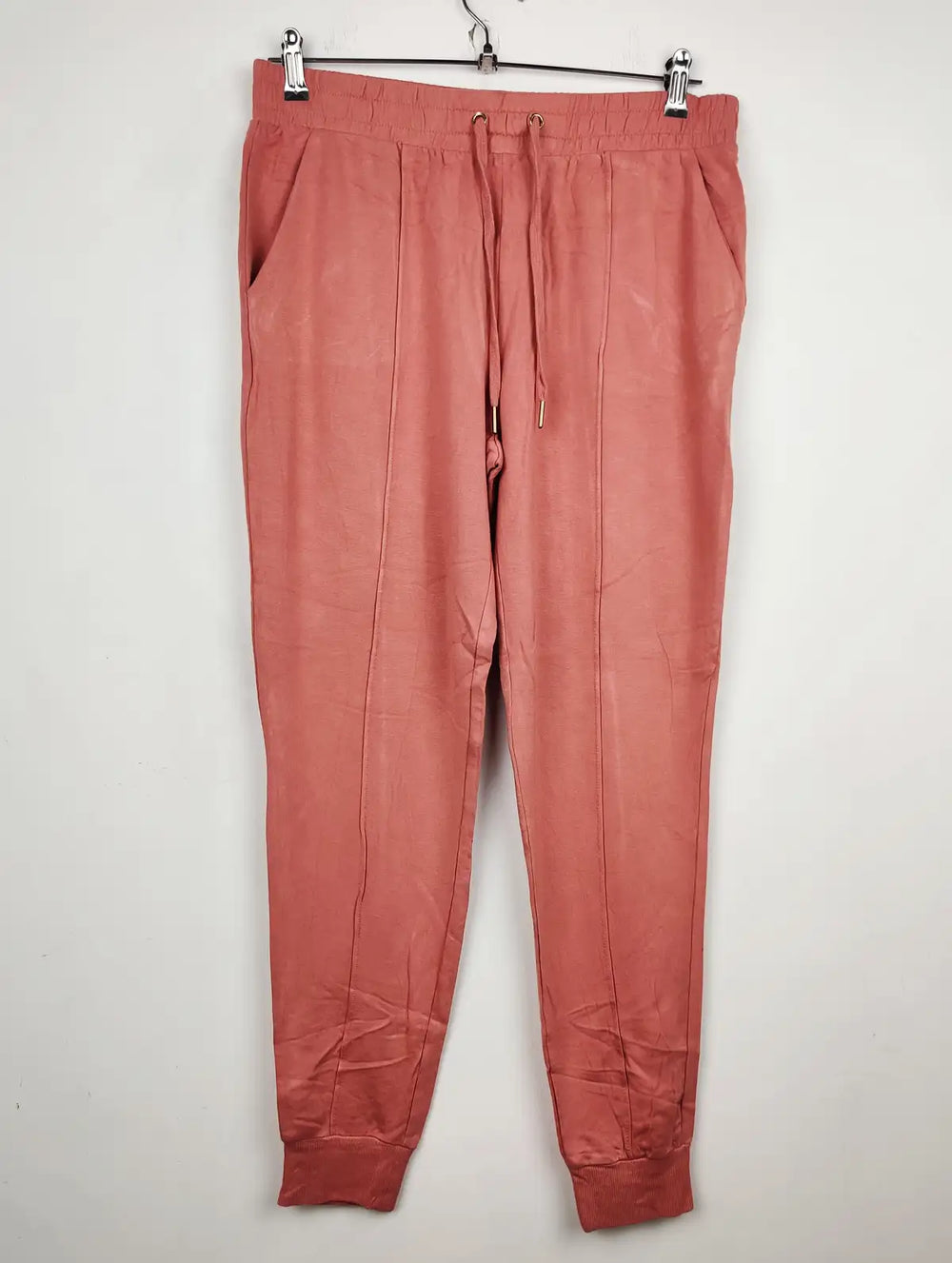 Buy online pre-used pre-loved 100% authentic & Original branded F&F (TT-1405) available in Pakistan. Top international brands avilable.