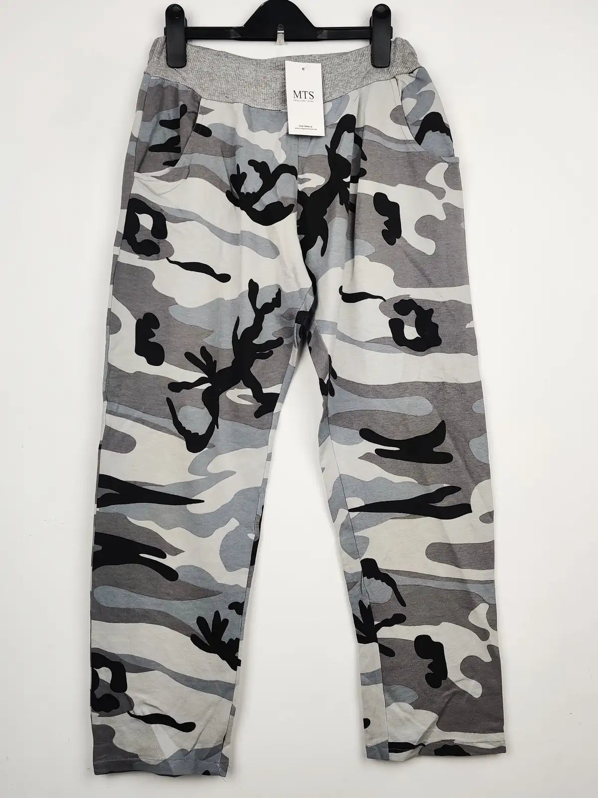 Buy online pre-used pre-loved 100% authentic & Original branded Unknown Brand (TT-1410) available in Pakistan. Top international brands avilable.