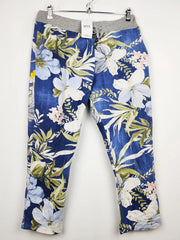 Buy online pre-used pre-loved 100% authentic & Original branded Unknown Brand (TT-1412) available in Pakistan. Top international brands avilable.