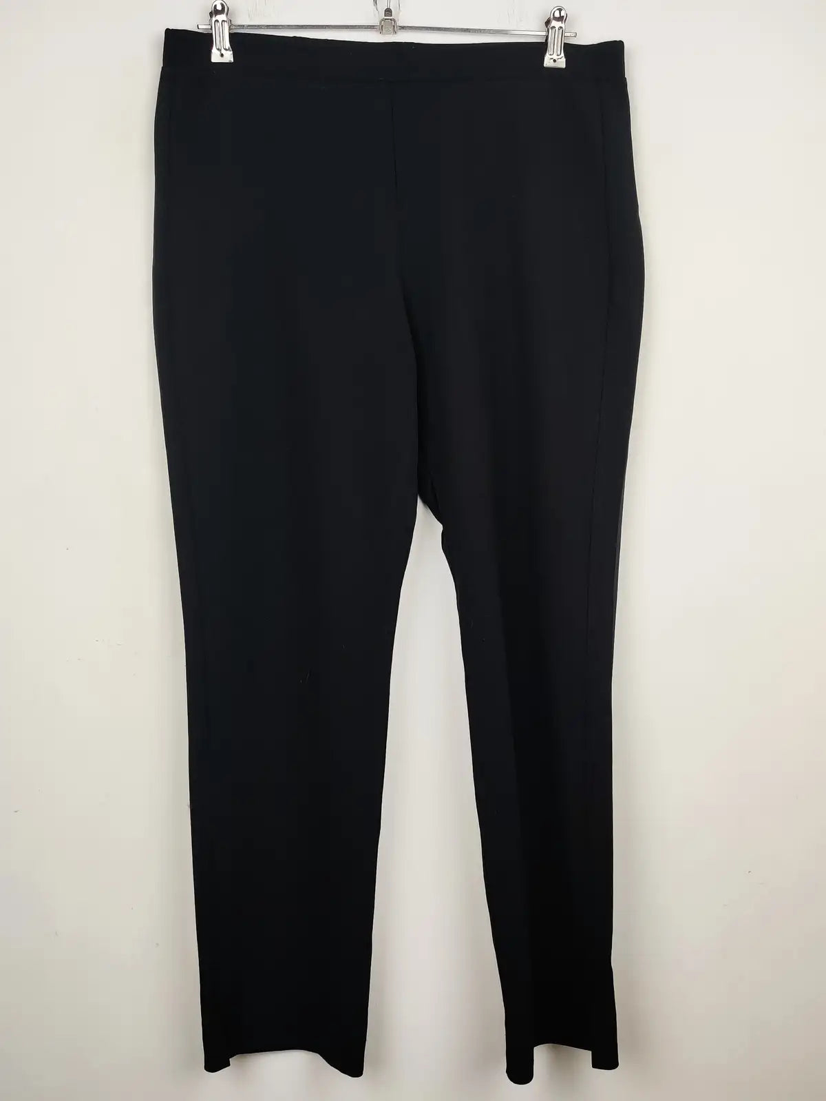 Buy online pre-used pre-loved 100% authentic & Original branded Corte Dal Gonzaga (TT-1418) available in Pakistan. Top international brands avilable.