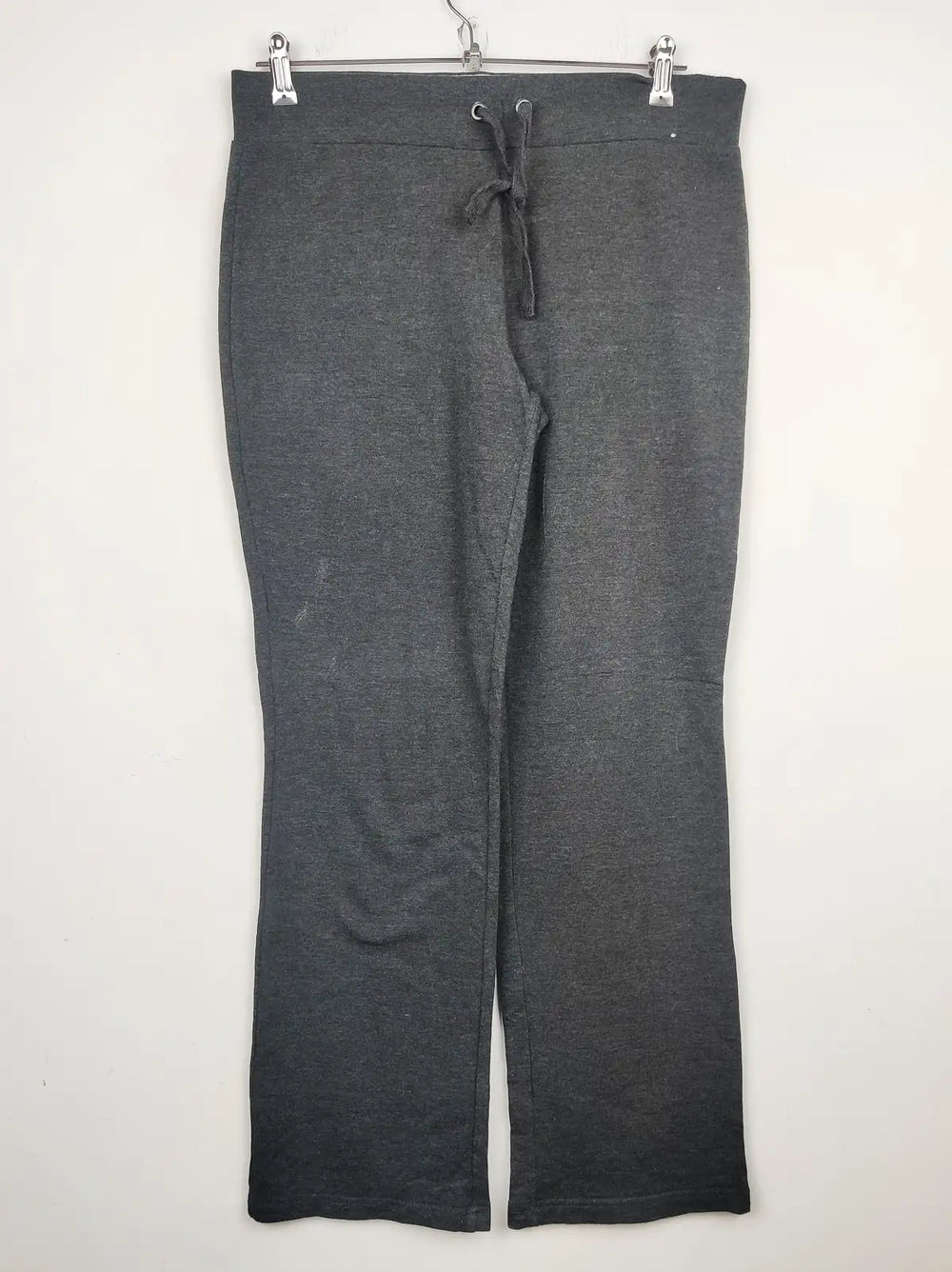 Buy online pre-used pre-loved 100% authentic & Original branded Atmosphere (TT-1428) available in Pakistan. Top international brands avilable.