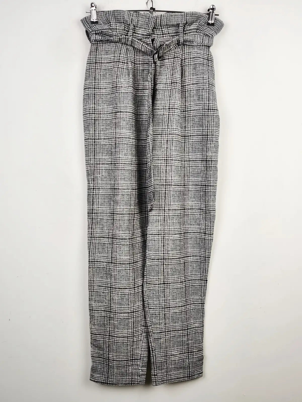 Buy online pre-used pre-loved 100% authentic & Original branded Asos (TT-1442) available in Pakistan. Top international brands avilable.