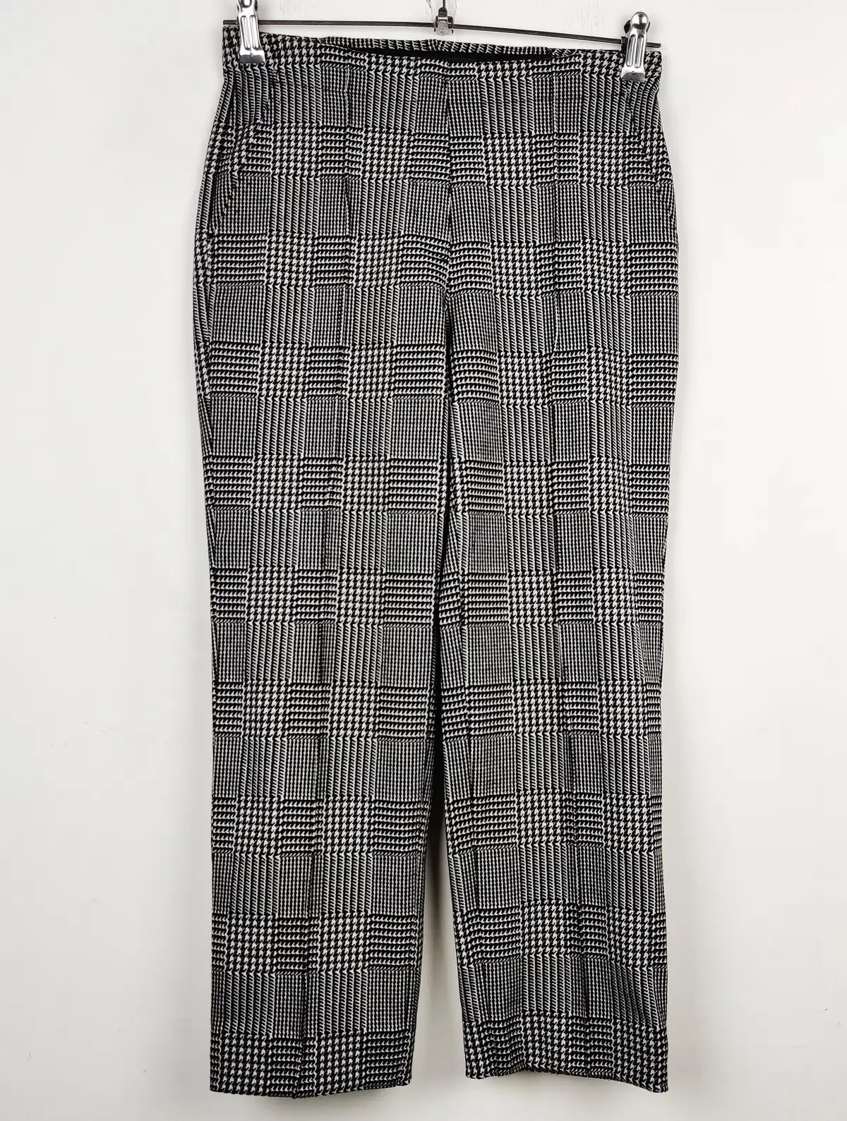 Buy online pre-used pre-loved 100% authentic & Original branded Marks & Spencer (TT-1450) available in Pakistan. Top international brands avilable.