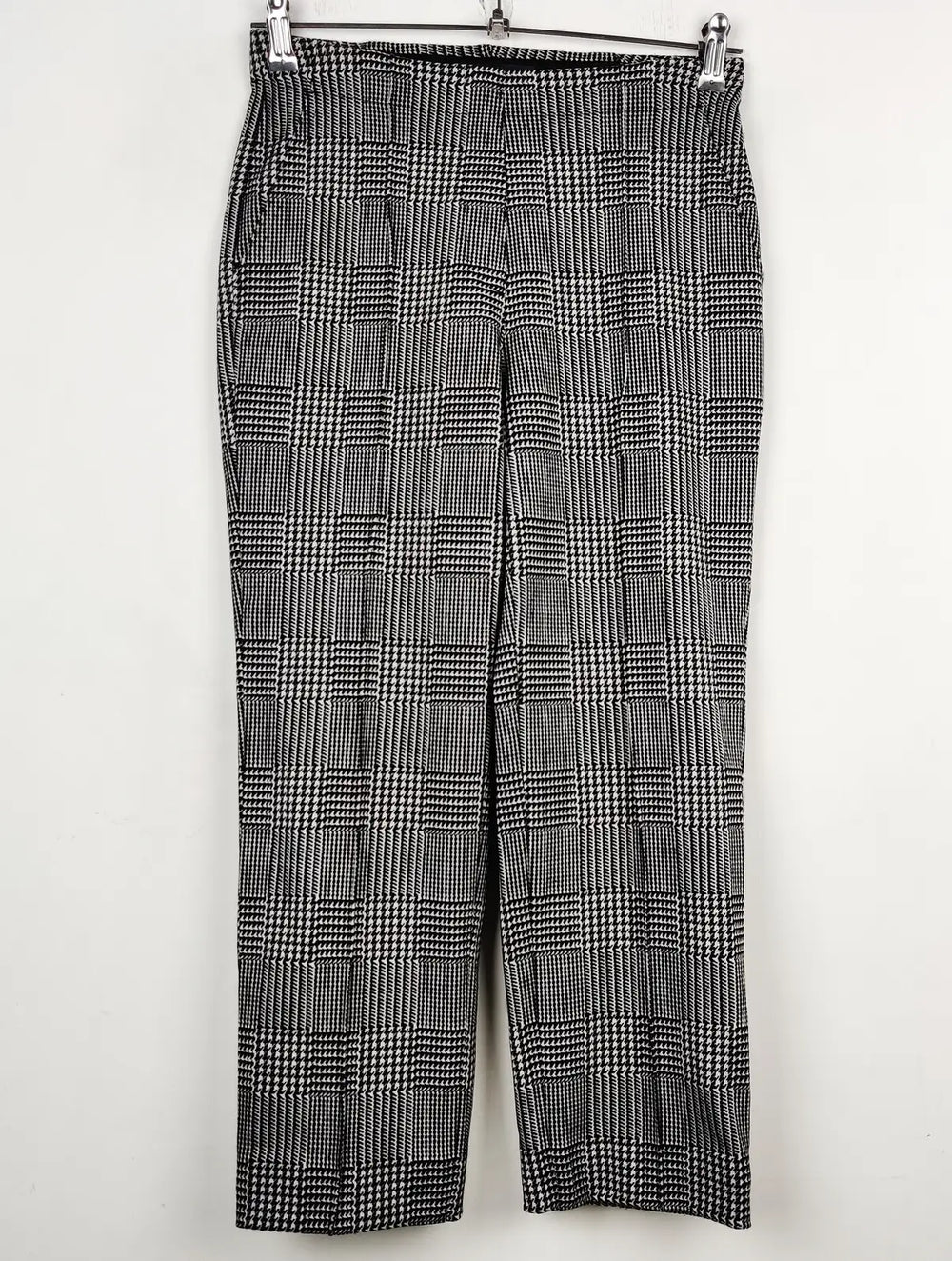 Buy online pre-used pre-loved 100% authentic & Original branded Marks & Spencer (TT-1450) available in Pakistan. Top international brands avilable.