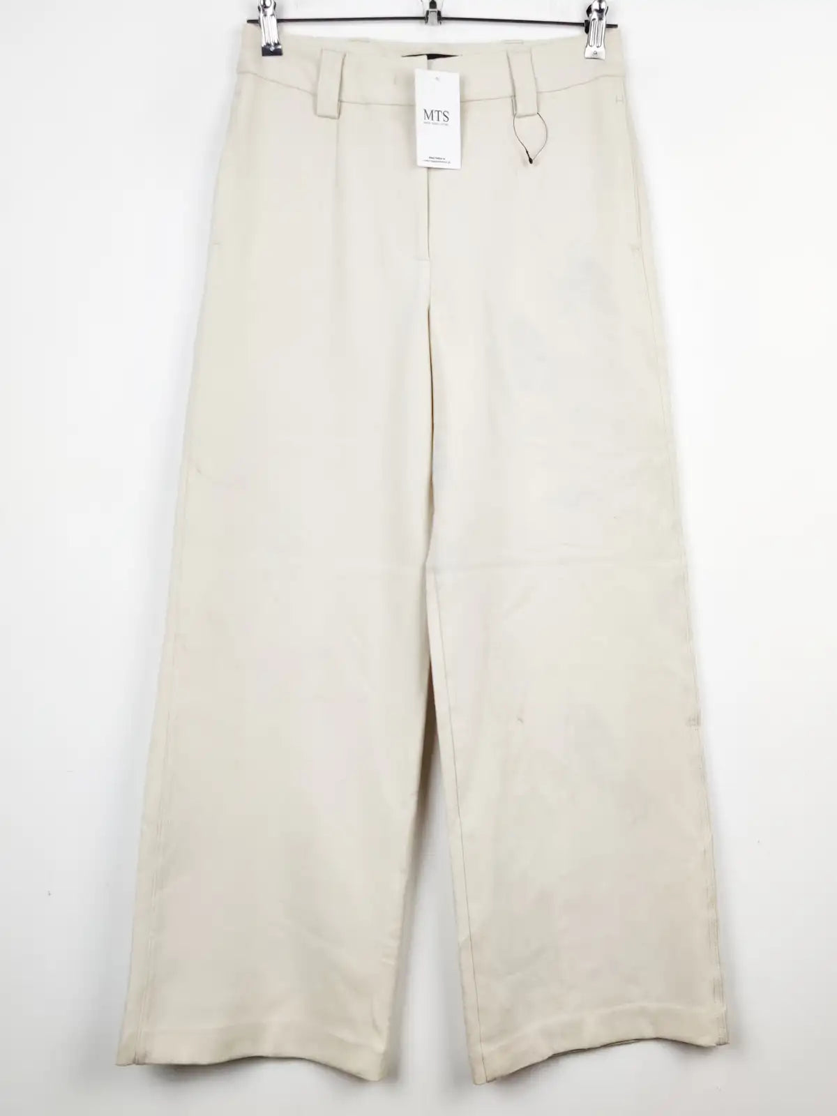 Buy online pre-used pre-loved 100% authentic & Original branded Marks & Spencer (TT-1451) available in Pakistan. Top international brands avilable.