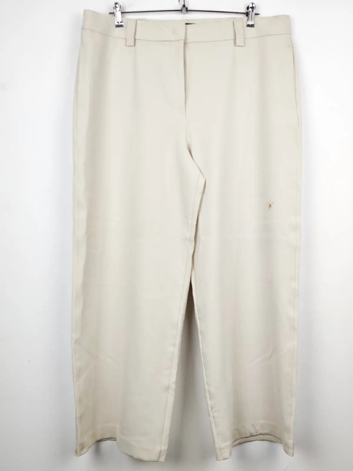 Buy online pre-used pre-loved 100% authentic & Original branded Marks & Spencer (TT-1456) available in Pakistan. Top international brands avilable.