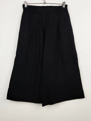 Buy online pre-used pre-loved 100% authentic & Original branded Unknown Brand (TT-1457) available in Pakistan. Top international brands avilable.