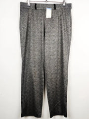 Buy online pre-used pre-loved 100% authentic & Original branded Marks & Spencer (TT-1461) available in Pakistan. Top international brands avilable.