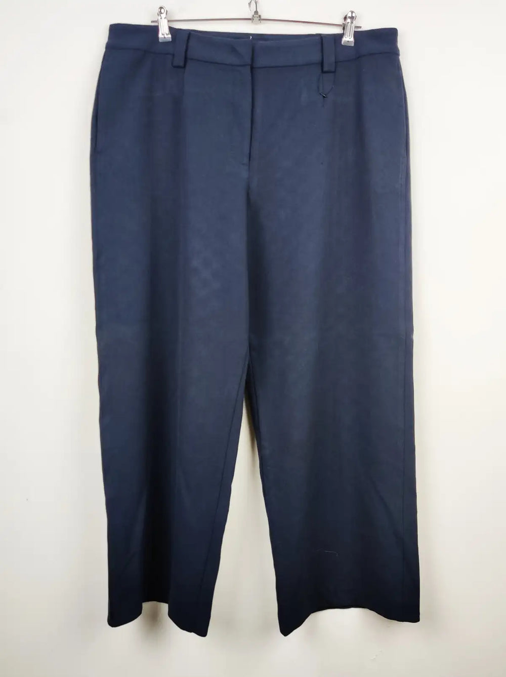 Buy online pre-used pre-loved 100% authentic & Original branded Marks & Spencer (TT-1466) available in Pakistan. Top international brands avilable.