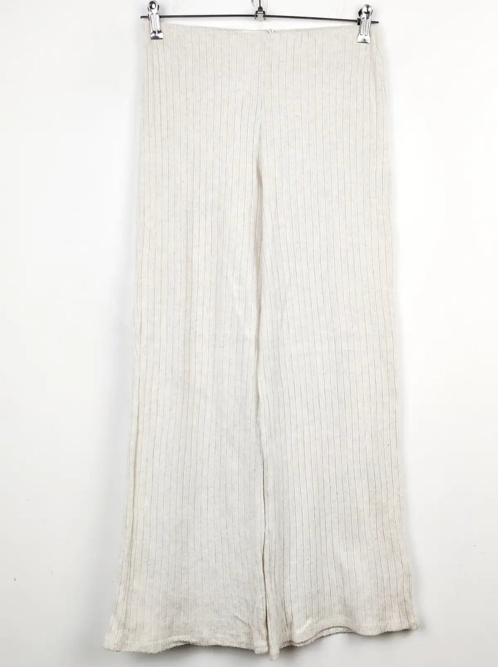 Buy online pre-used pre-loved 100% authentic & Original branded Pull&Bear (TT-1475) available in Pakistan. Top international brands avilable.