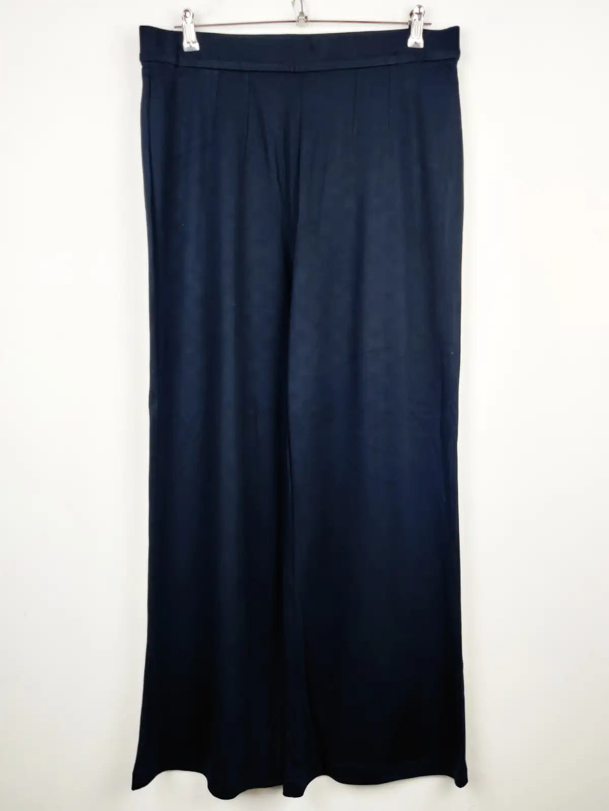 Buy online pre-used pre-loved 100% authentic & Original branded Marks & Spencer (TT-1478) available in Pakistan. Top international brands avilable.