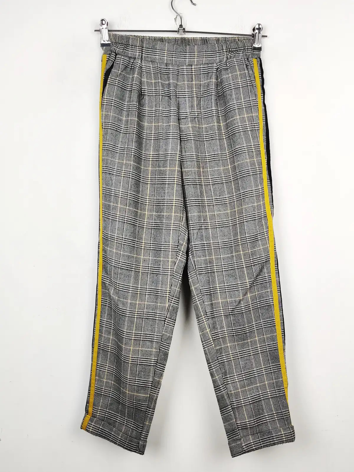 Buy online pre-used pre-loved 100% authentic & Original branded Tally Weijl (TT-1511) available in Pakistan. Top international brands avilable.