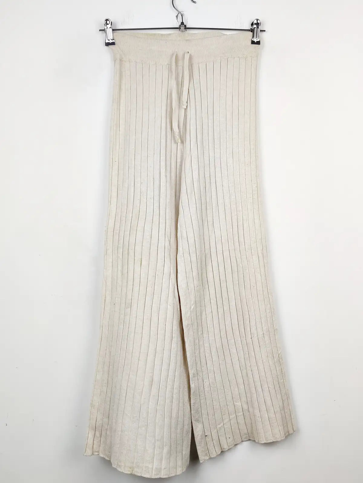 Buy online pre-used pre-loved 100% authentic & Original branded Stradivarius (TT-1513) available in Pakistan. Top international brands avilable.