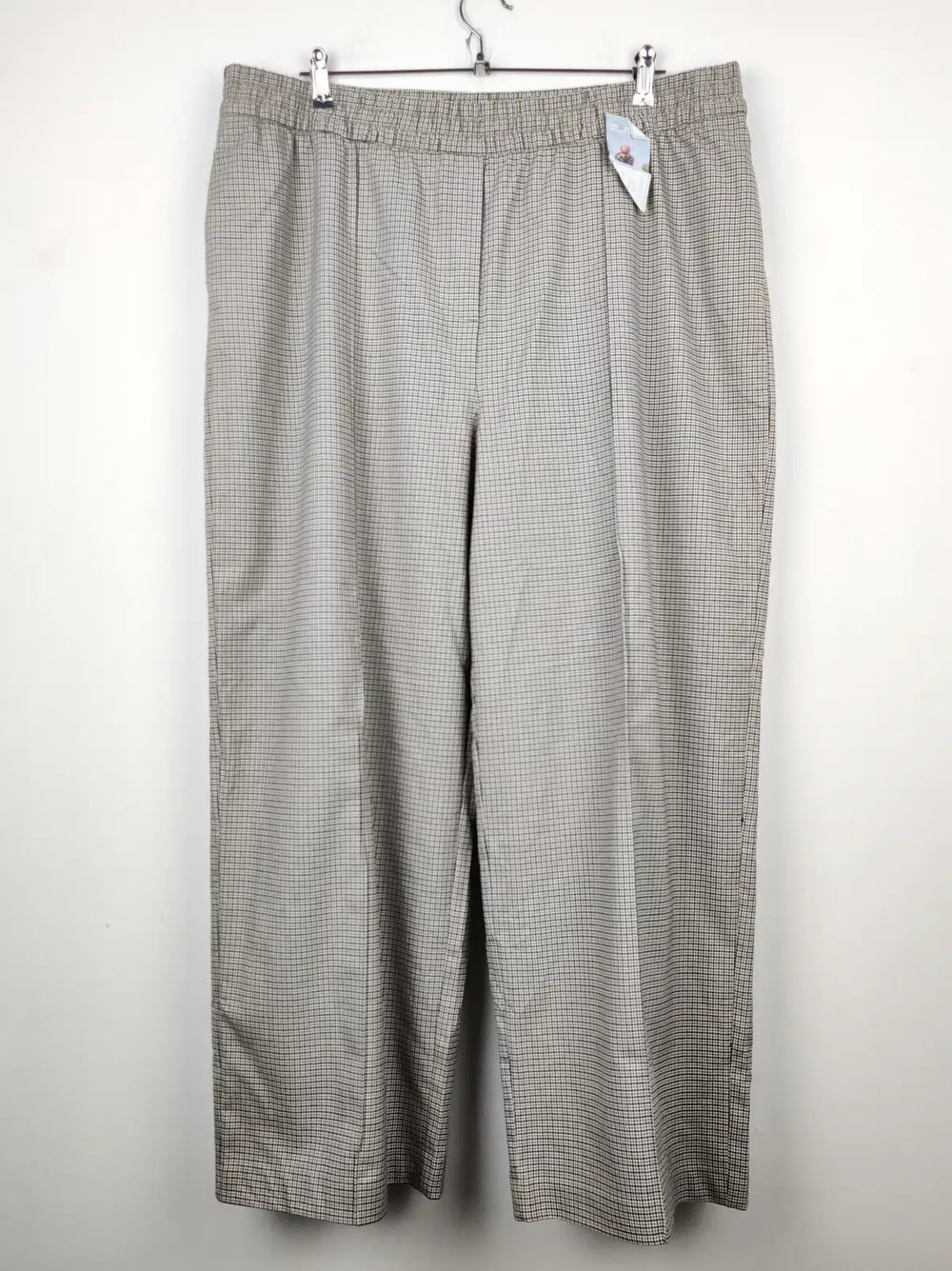 Buy online pre-used pre-loved 100% authentic & Original branded Marks & Spencer (TT-1521) available in Pakistan. Top international brands avilable.