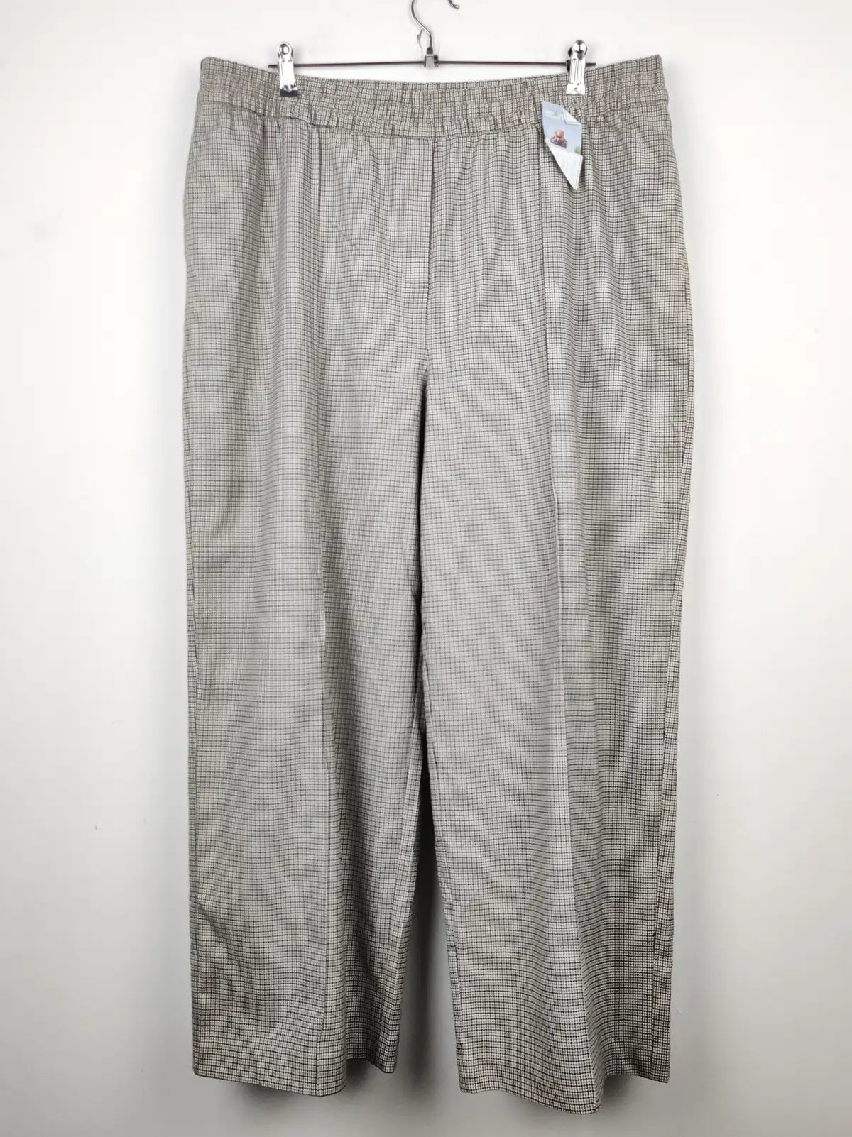 Buy online pre-used pre-loved 100% authentic & Original branded Marks & Spencer (TT-1521) available in Pakistan. Top international brands avilable.