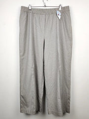 Buy online pre-used pre-loved 100% authentic & Original branded Marks & Spencer (TT-1521) available in Pakistan. Top international brands avilable.