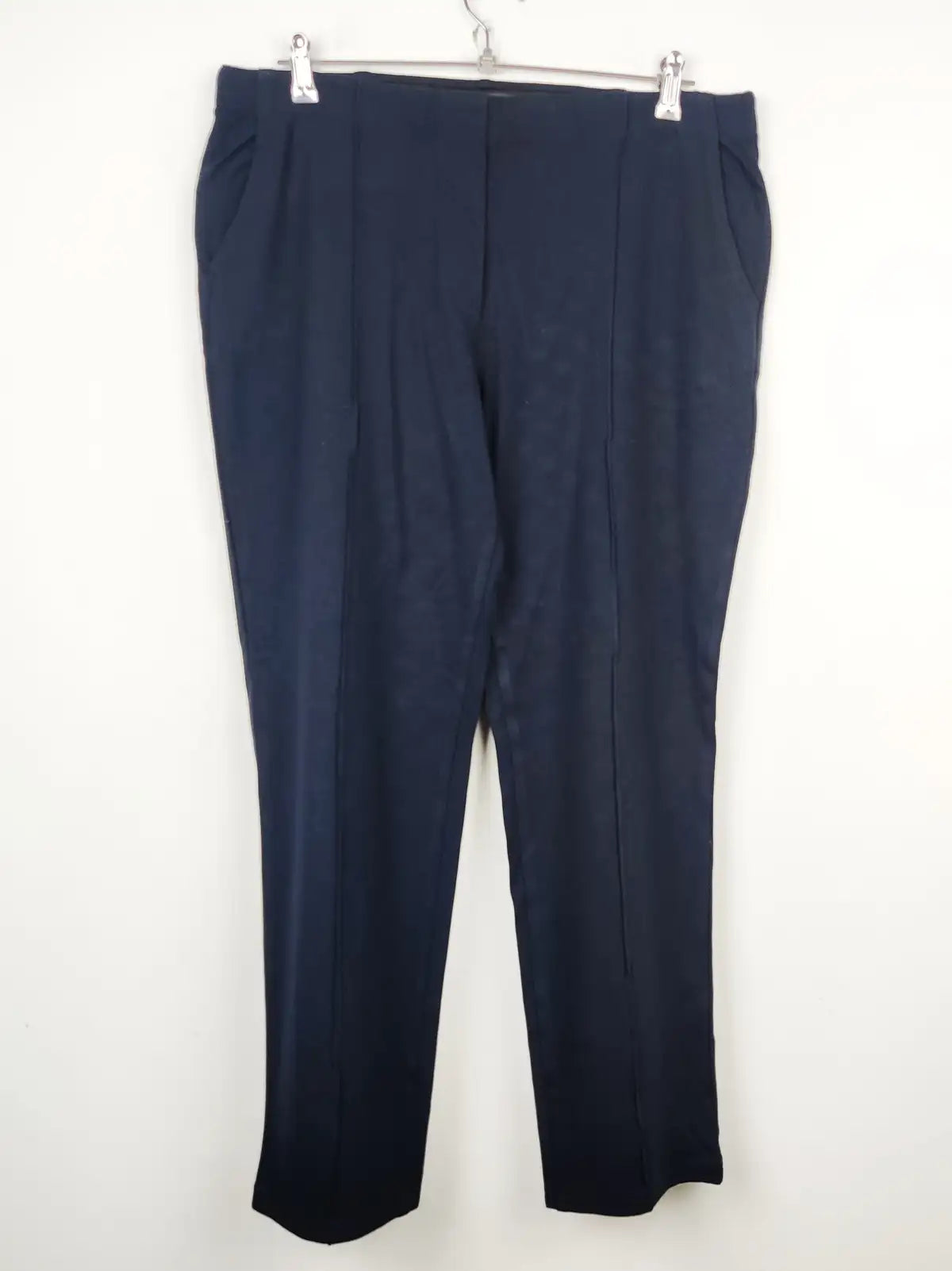 Buy online pre-used pre-loved 100% authentic & Original branded Marks & Spencer (TT-1525) available in Pakistan. Top international brands avilable.