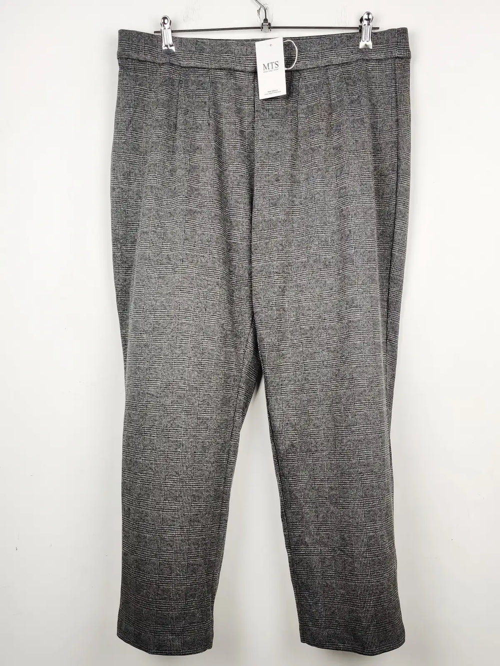 Buy online pre-used pre-loved 100% authentic & Original branded Marks & Spencer (TT-1531) available in Pakistan. Top international brands avilable.