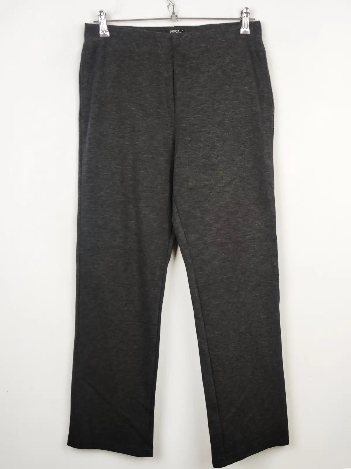 Buy online pre-used pre-loved 100% authentic & Original branded Papaya (TT-1536) available in Pakistan. Top international brands avilable.