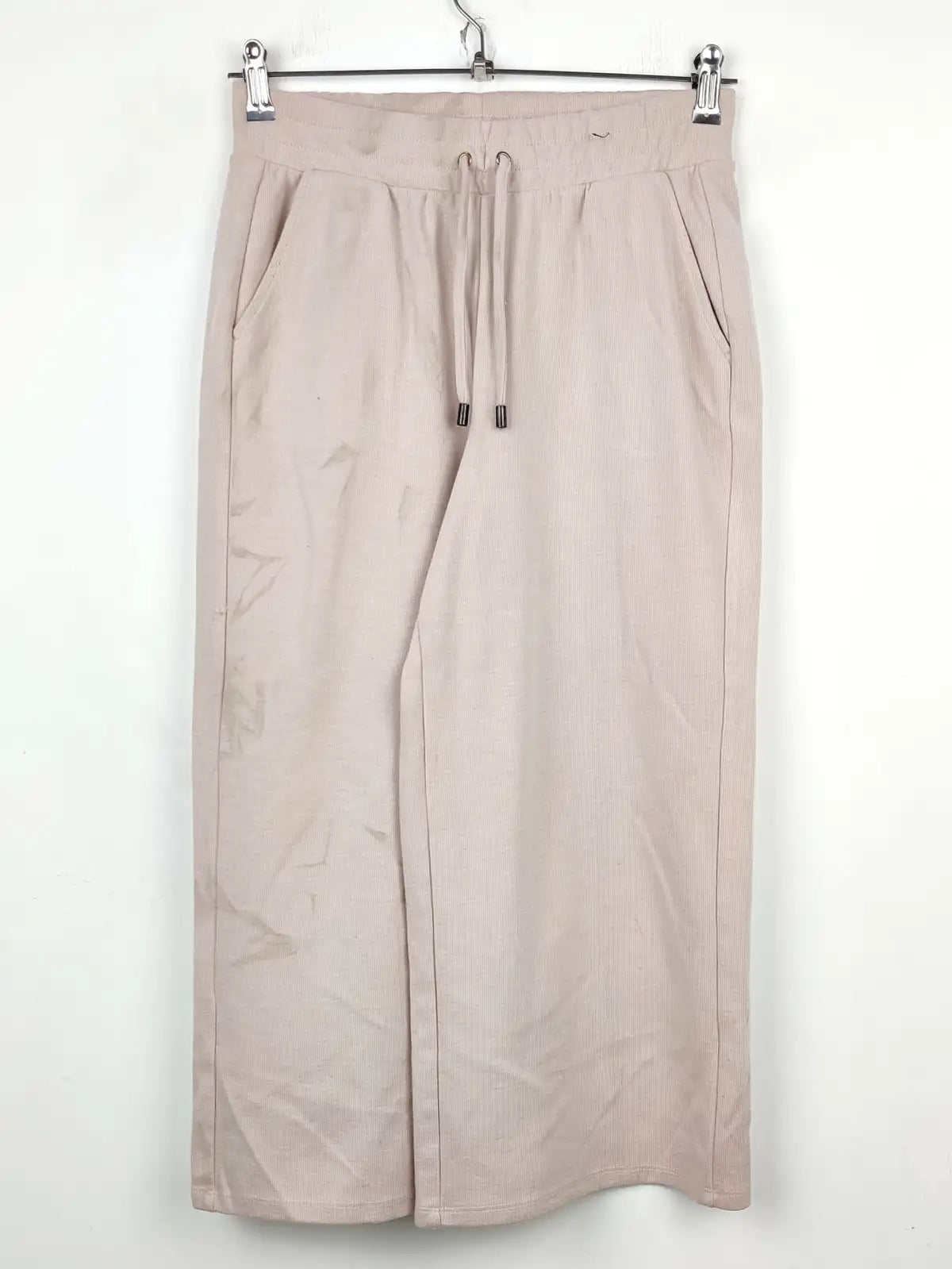 Buy online pre-used pre-loved 100% authentic & Original branded Primark (TT-1544) available in Pakistan. Top international brands avilable.