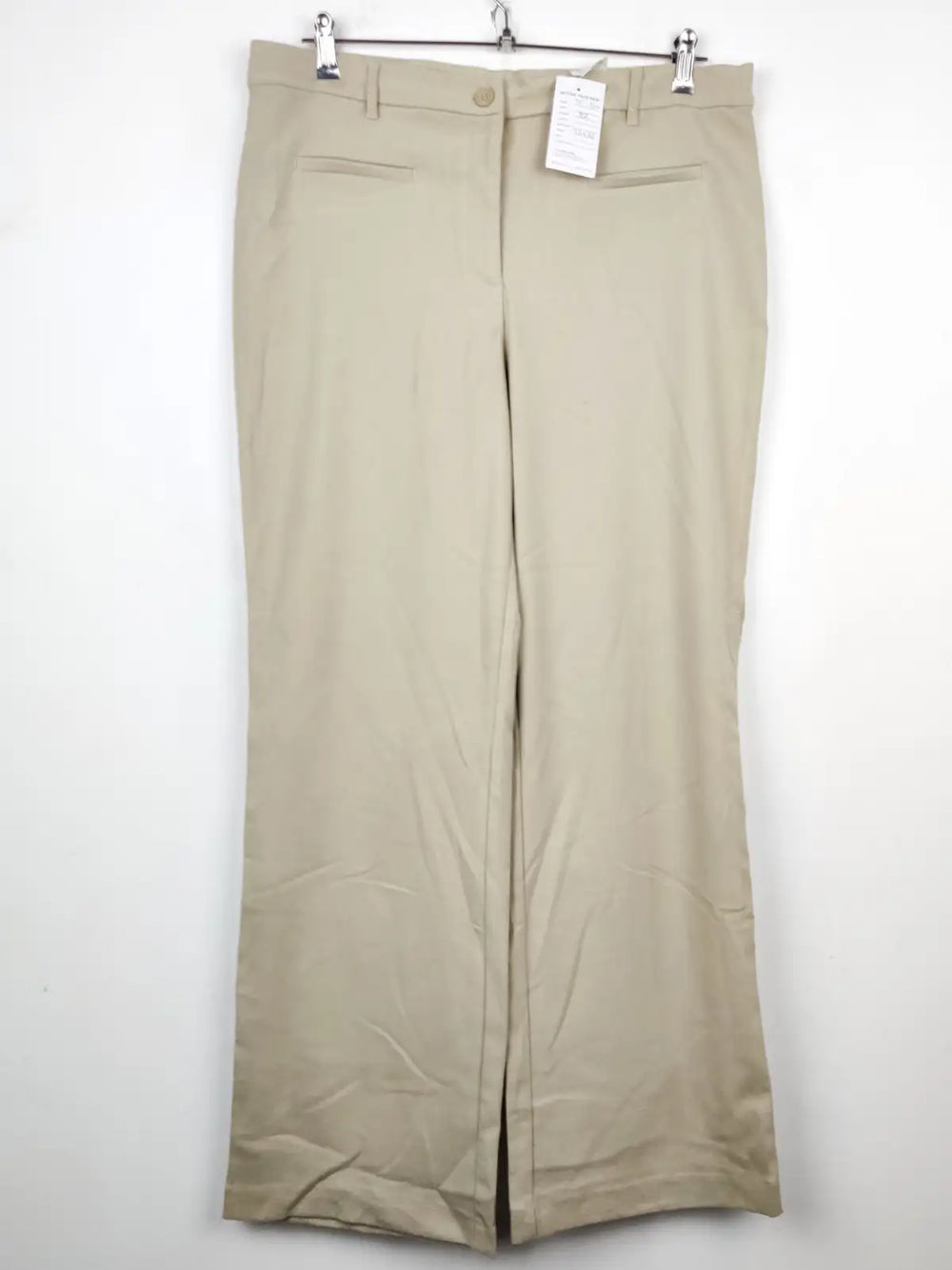 Buy online pre-used pre-loved 100% authentic & Original branded Monki (TT-1564) available in Pakistan. Top international brands avilable.