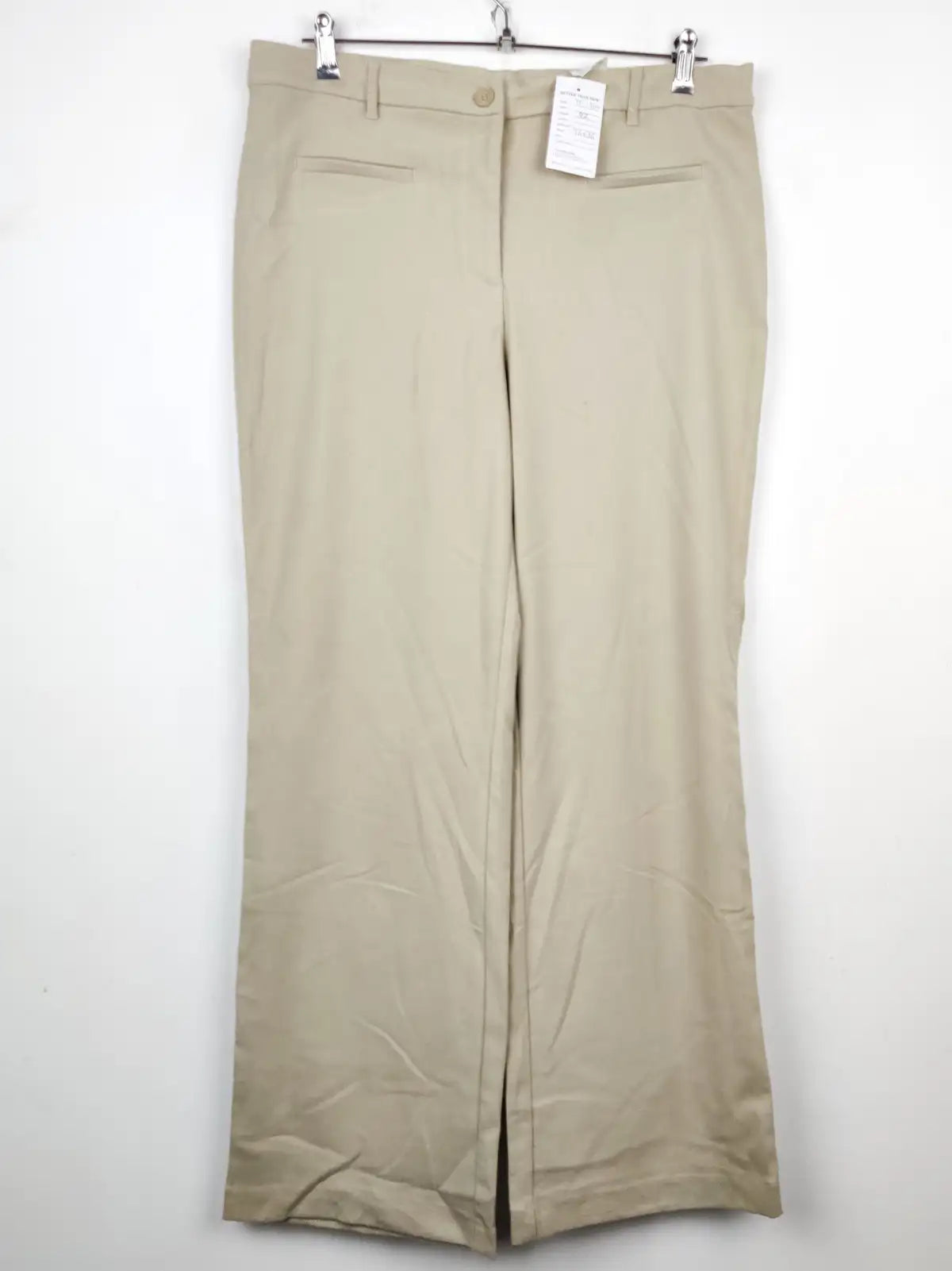 Buy online pre-used pre-loved 100% authentic & Original branded Monki (TT-1564) available in Pakistan. Top international brands avilable.