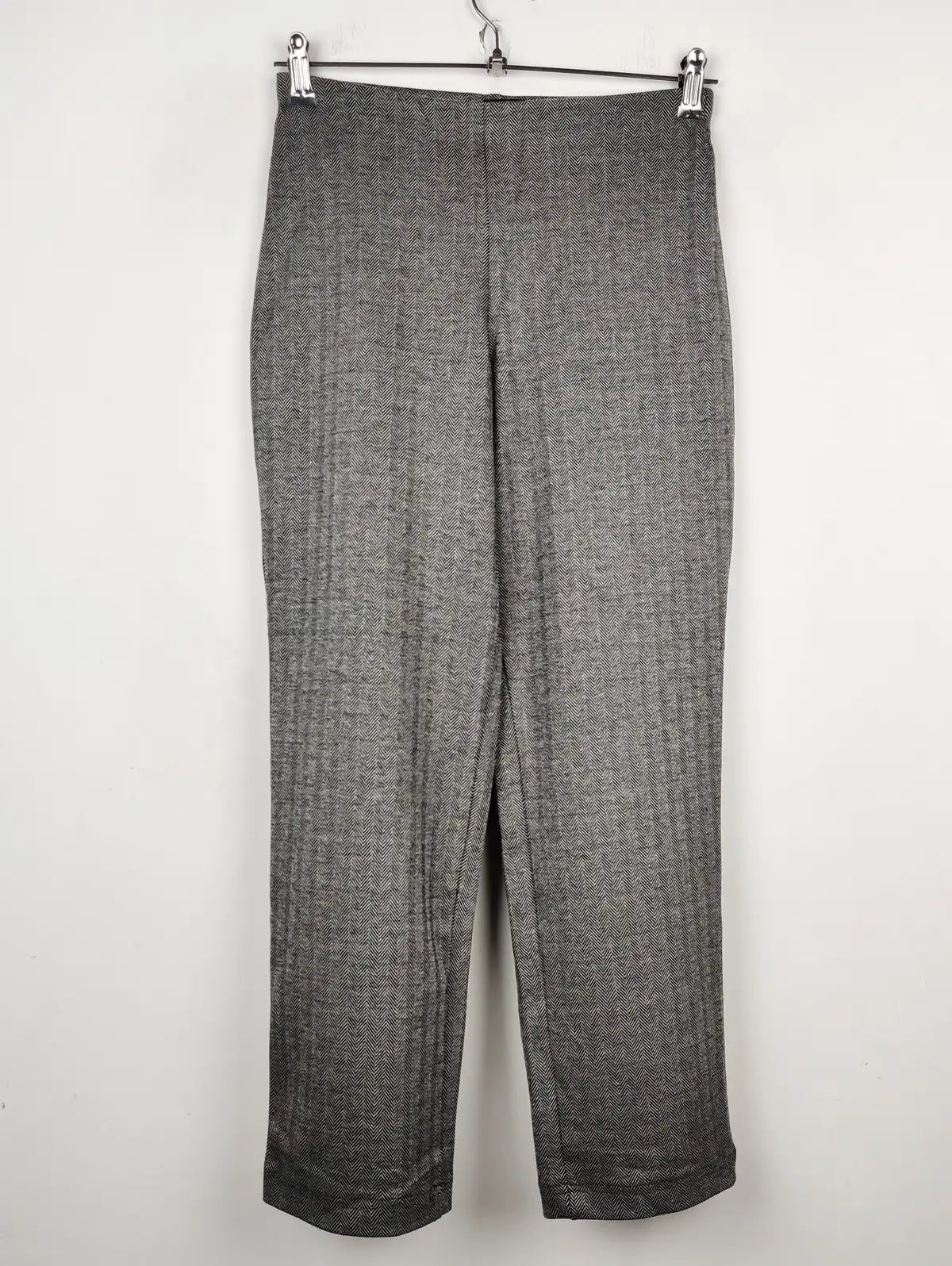 Buy online pre-used pre-loved 100% authentic & Original branded Marks & Spencer (TT-1565) available in Pakistan. Top international brands avilable.