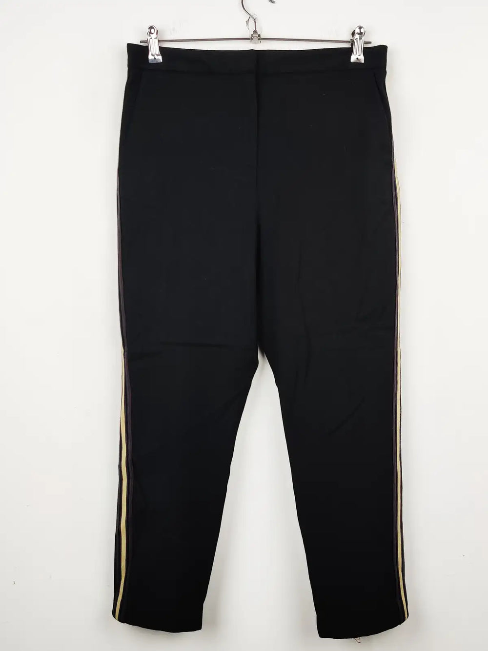 Buy online pre-used pre-loved 100% authentic & Original branded Marks & Spencer (TT-1569) available in Pakistan. Top international brands avilable.