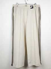 Buy online pre-used pre-loved 100% authentic & Original branded Marks & Spencer (TT-1572) available in Pakistan. Top international brands avilable.