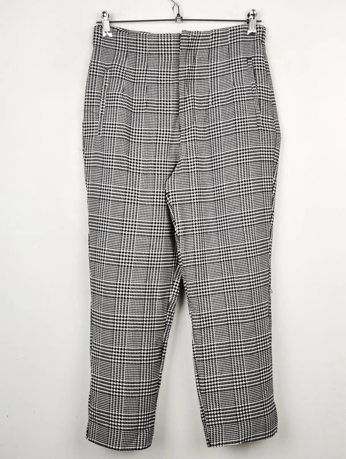 Buy online pre-used pre-loved 100% authentic & Original branded Stradivarius (TT-1573) available in Pakistan. Top international brands avilable.