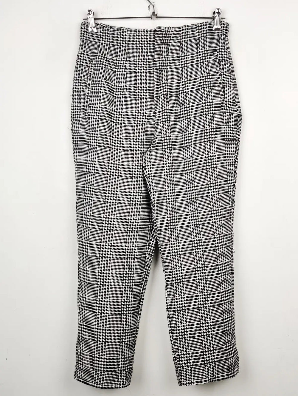 Buy online pre-used pre-loved 100% authentic & Original branded Stradivarius (TT-1573) available in Pakistan. Top international brands avilable.