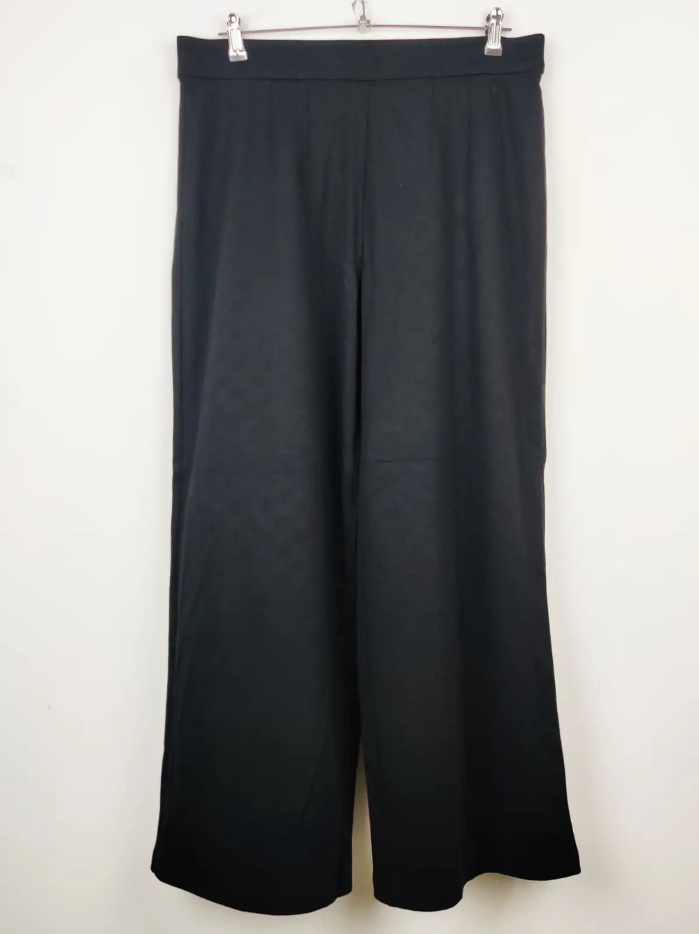 Buy online pre-used pre-loved 100% authentic & Original branded Marks & Spencer (TT-1577) available in Pakistan. Top international brands avilable.