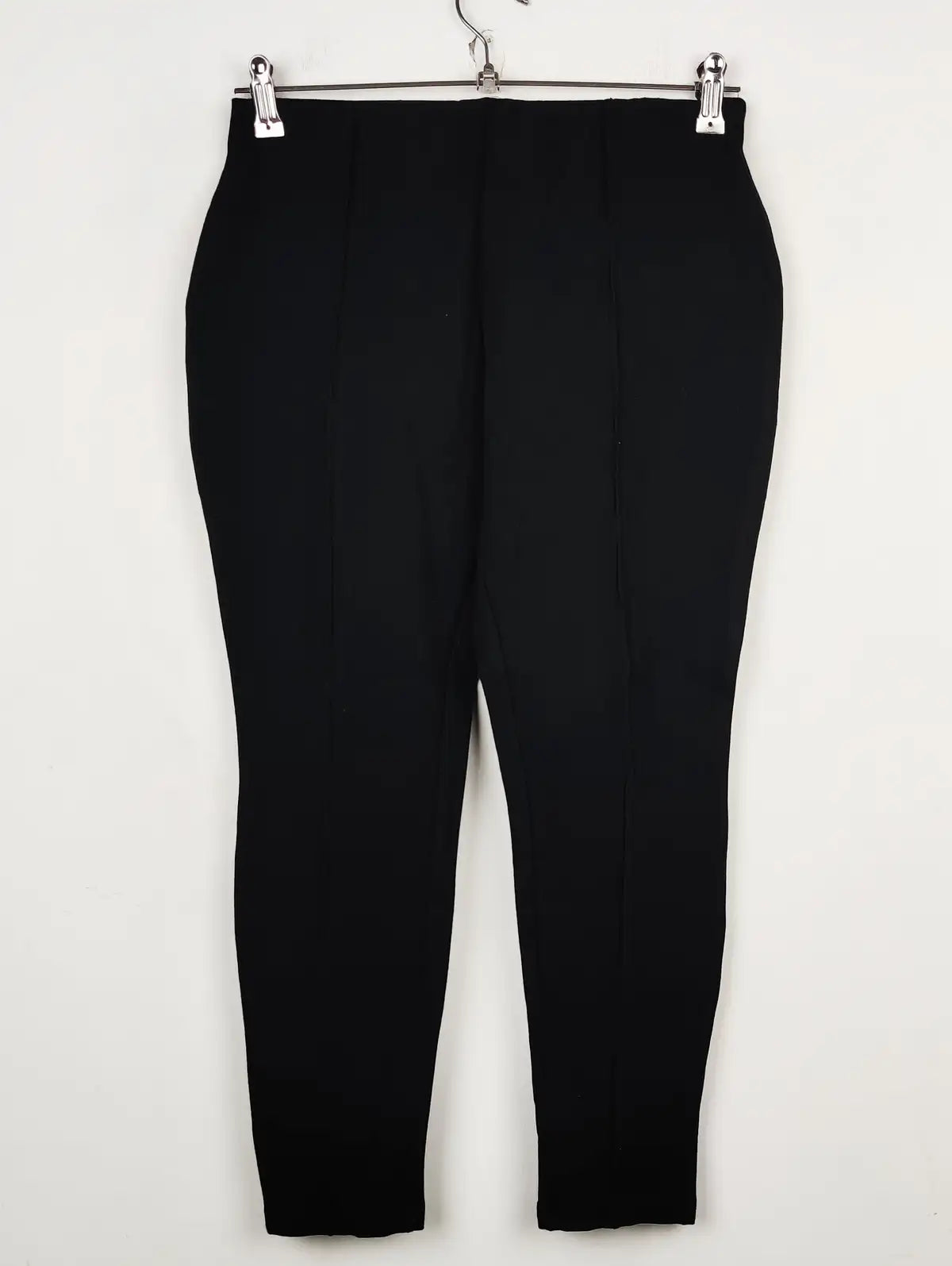 Buy online pre-used pre-loved 100% authentic & Original branded Tu (TT-1589) available in Pakistan. Top international brands avilable.