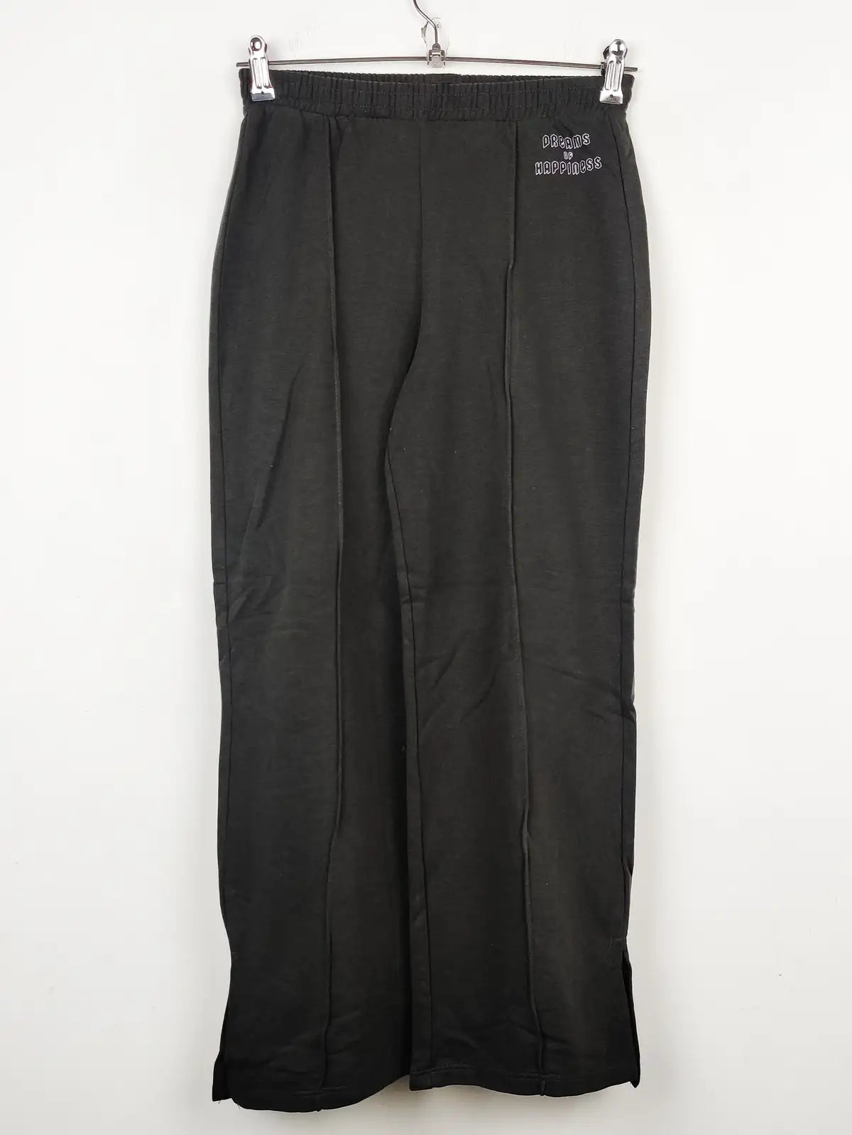 Buy online pre-used pre-loved 100% authentic & Original branded H&M (TT-1591) available in Pakistan. Top international brands avilable.