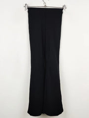 Buy online pre-used pre-loved 100% authentic & Original branded H&M (TT-1612) available in Pakistan. Top international brands avilable.