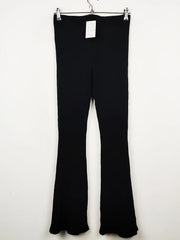 Buy online pre-used pre-loved 100% authentic & Original branded H&M (TT-1613) available in Pakistan. Top international brands avilable.