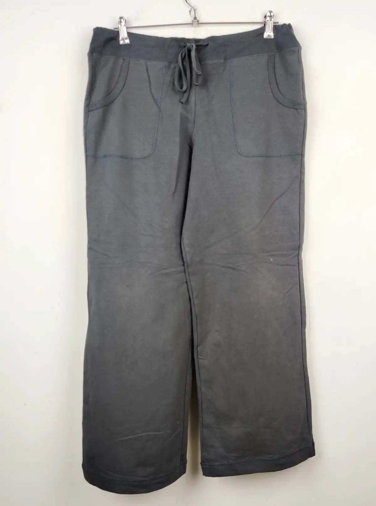 Buy online pre-used pre-loved 100% authentic & Original branded Moda Mothercare (TT-1635) available in Pakistan. Top international brands avilable.