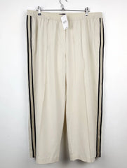 Buy online pre-used pre-loved 100% authentic & Original branded Marks & Spencer (TT-1646) available in Pakistan. Top international brands avilable.