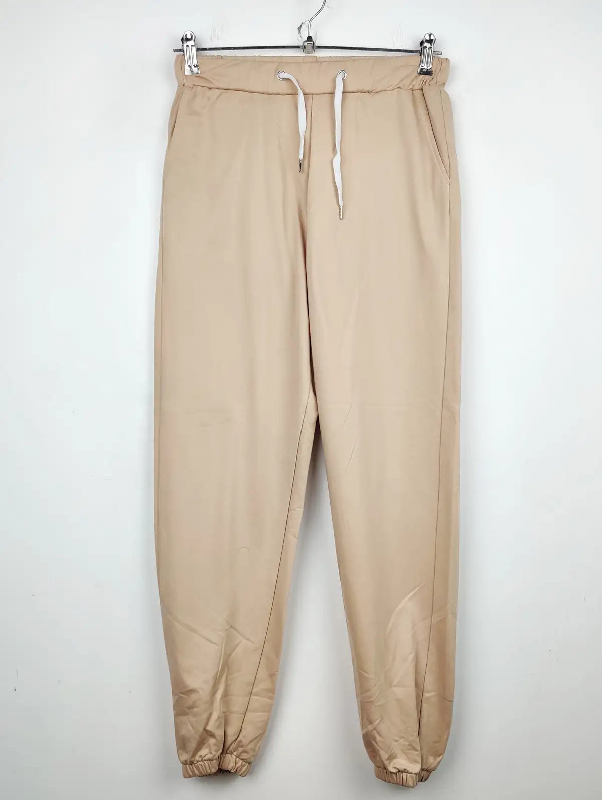 Buy online pre-used pre-loved 100% authentic & Original branded Unknown Brand (TT-1655) available in Pakistan. Top international brands avilable.