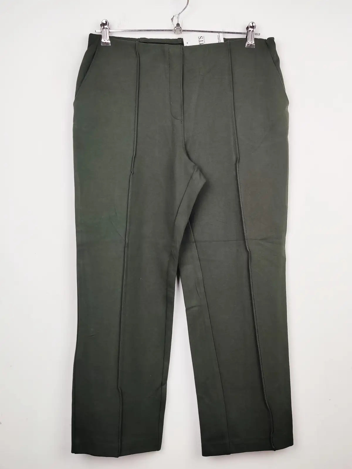 Buy online pre-used pre-loved 100% authentic & Original branded Marks & Spencer (TT-1665) available in Pakistan. Top international brands avilable.