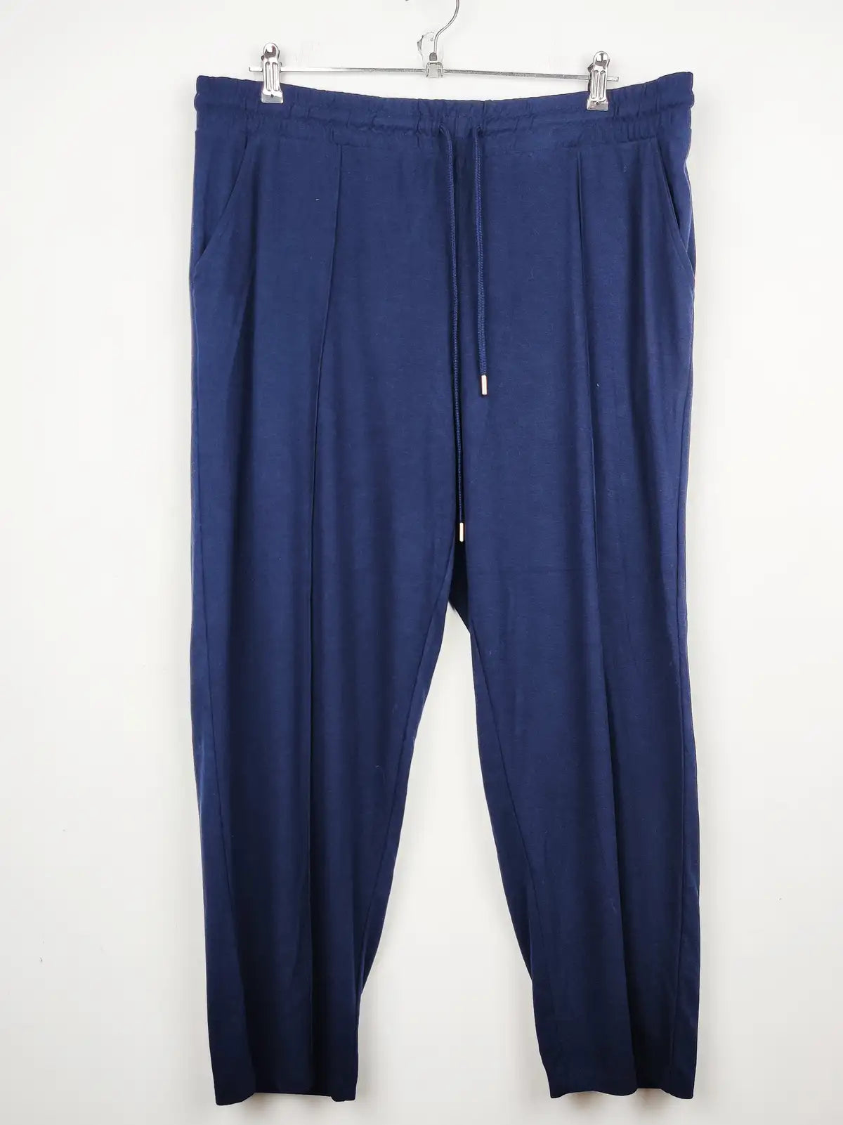 Buy online pre-used pre-loved 100% authentic & Original branded George (TT-1670) available in Pakistan. Top international brands avilable.