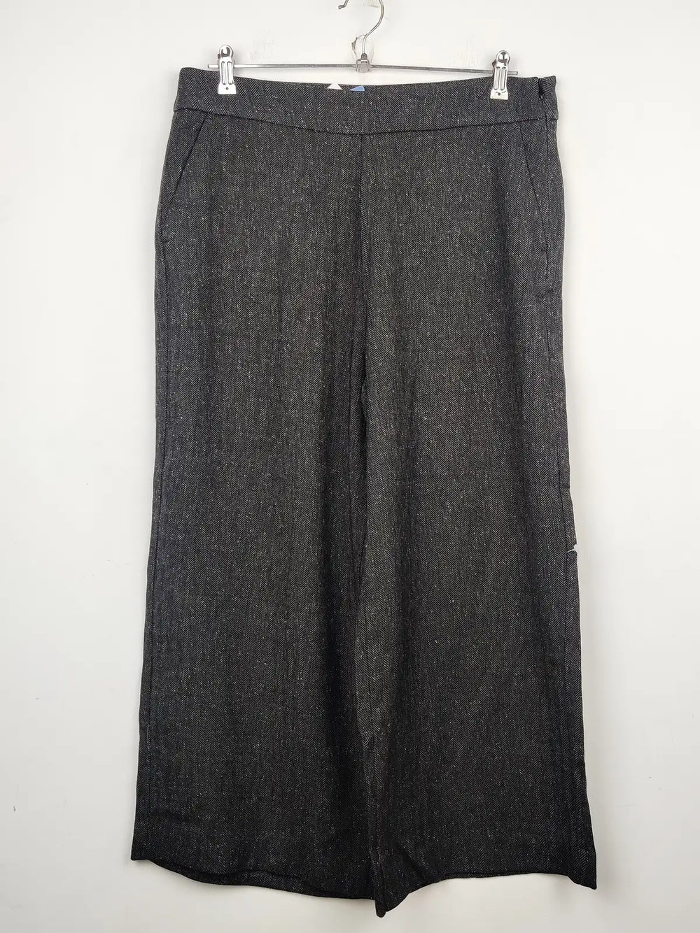 Buy online pre-used pre-loved 100% authentic & Original branded Marks & Spencer (TT-1678) available in Pakistan. Top international brands avilable.