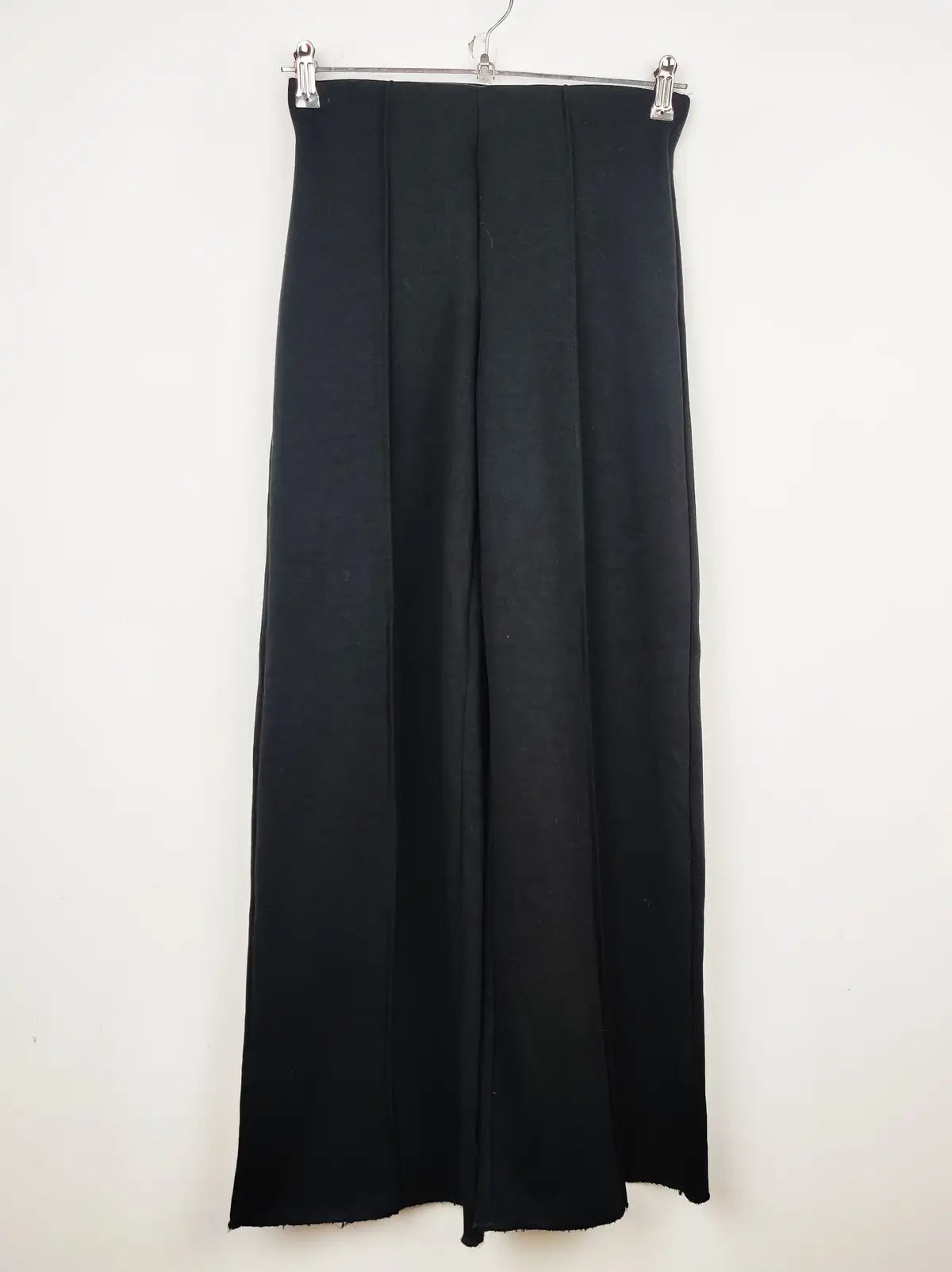 Buy online pre-used pre-loved 100% authentic & Original branded Marks & Spencer (TT-1680) available in Pakistan. Top international brands avilable.