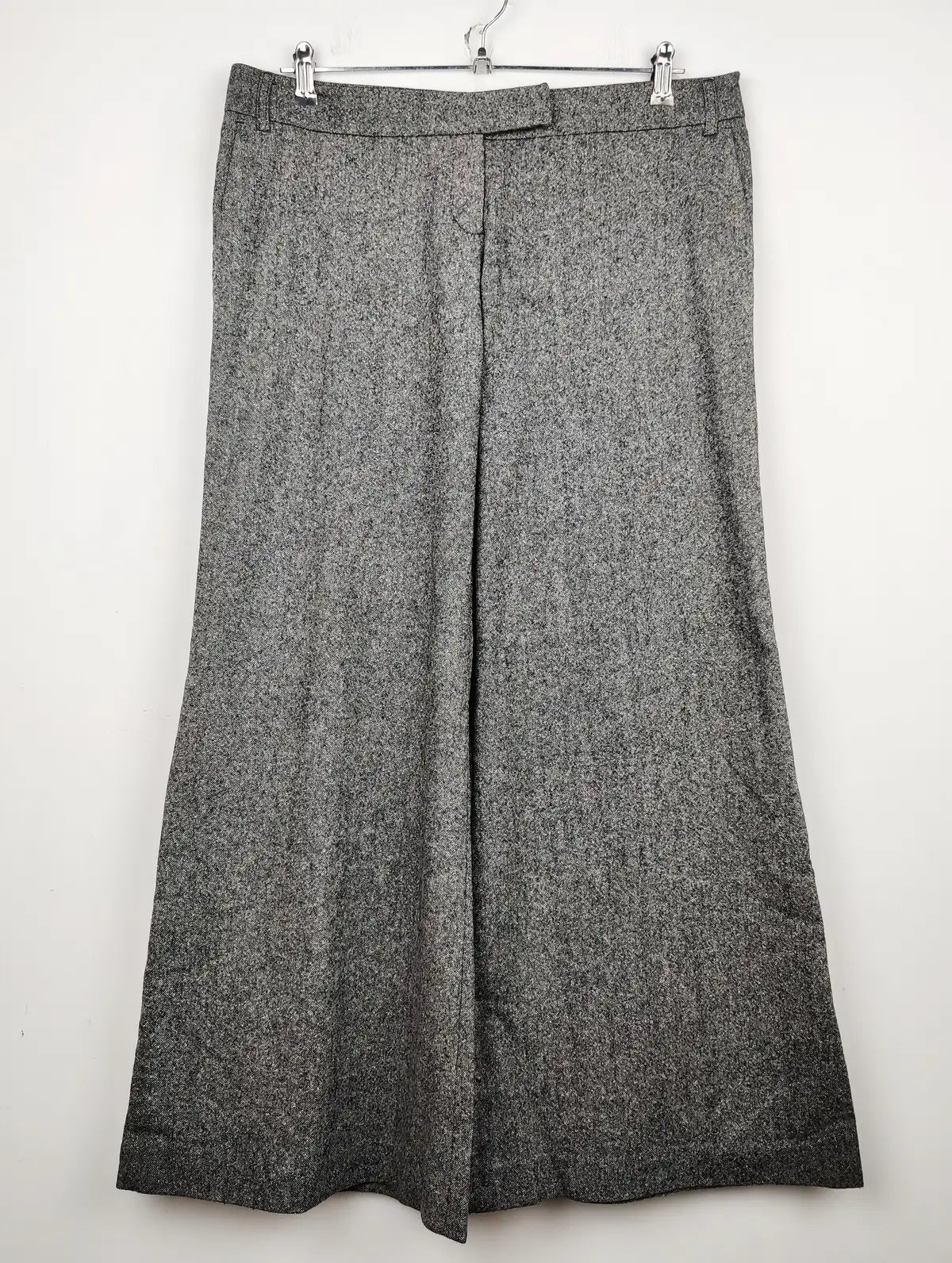 Buy online pre-used pre-loved 100% authentic & Original branded French Connection (TT-1685) available in Pakistan. Top international brands avilable.