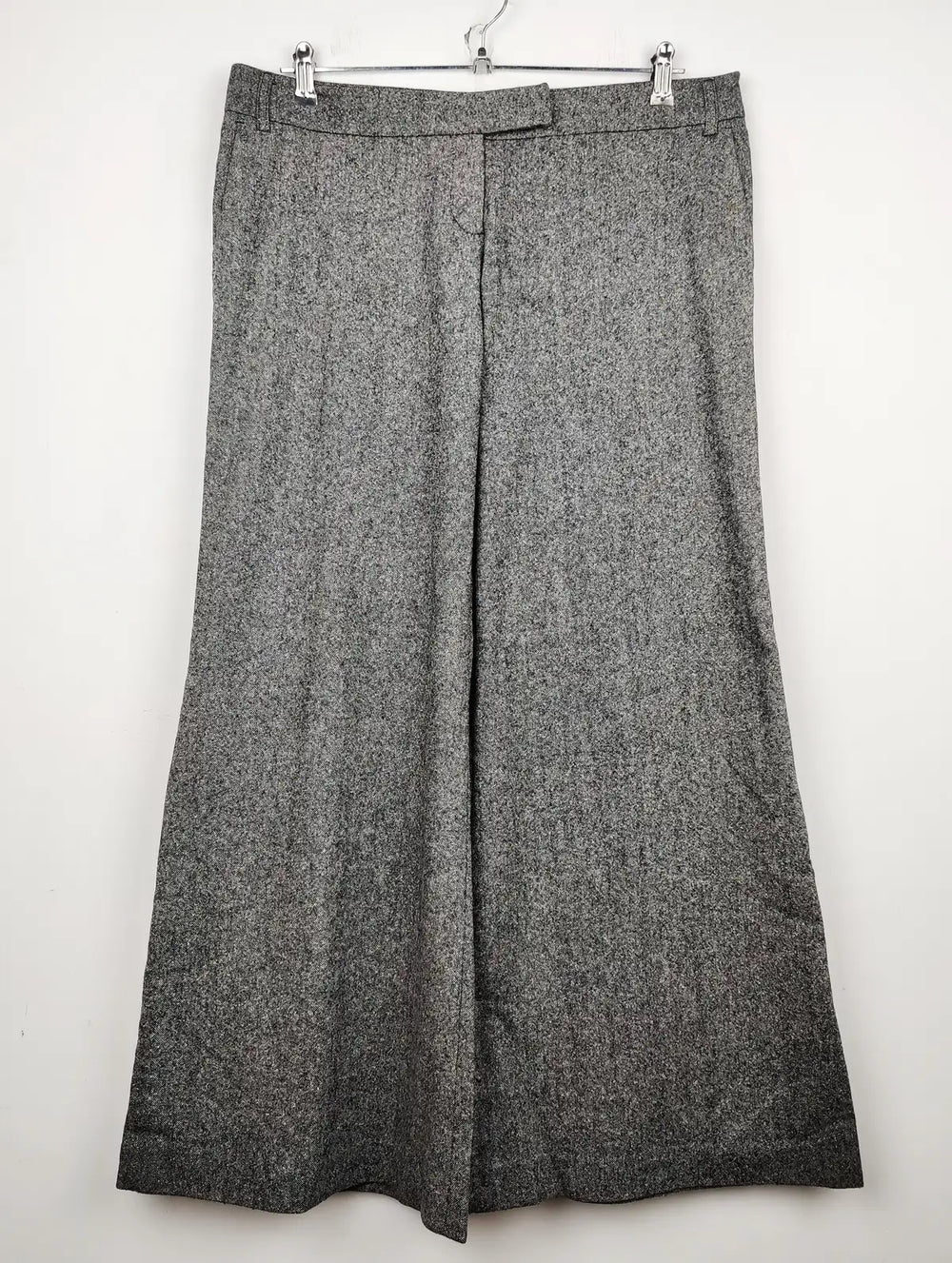 Buy online pre-used pre-loved 100% authentic & Original branded French Connection (TT-1685) available in Pakistan. Top international brands avilable.